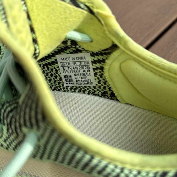 Authentic Yeezy Boost 350 size: US 8 - Picture 4 of 8
